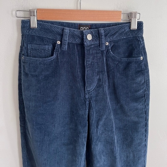 Urban Outfitters BDG Blue High Waist Corduroy Mom Jeans - Picture 4 of 10